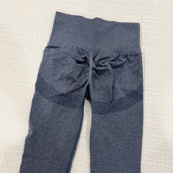 Amazon Pants - Blue Butt Scrunch Leggings XS - Super cute, no front seam, squat proof, summer